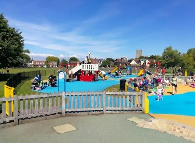 'Above & Beyond' Victorian Semi Parking Beach Garden Bournemouth