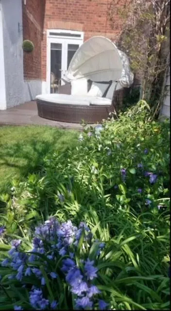 'Above & Beyond' Victorian Semi Parking Beach Garden Bournemouth Holiday home